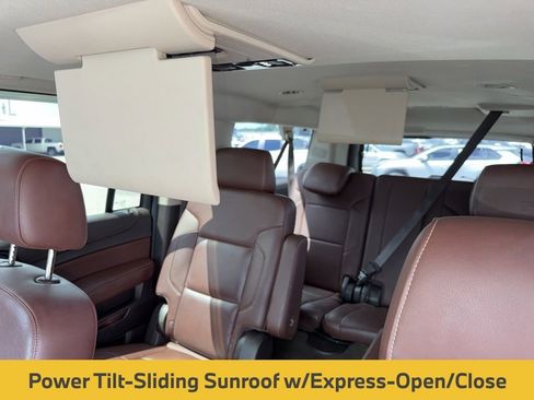Used 2015 Chevrolet Suburban LTZ RWD image 23
