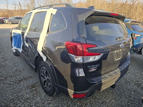 Used 2019 Subaru Forester Premium w/ All-Weather Package image 2