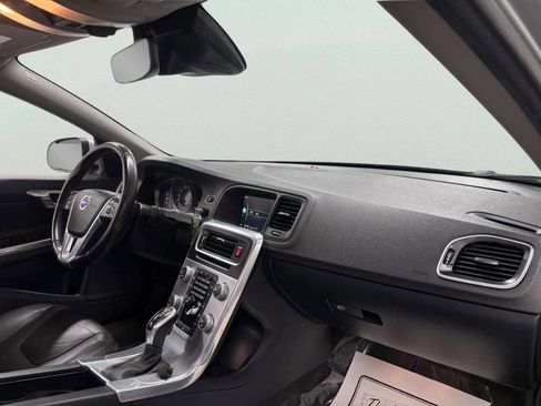 Used 2017 Volvo S60 T5 Dynamic image 20