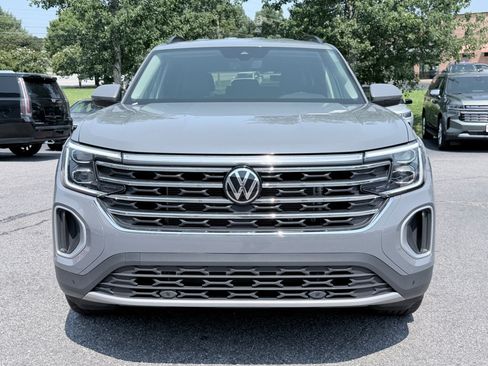 Used 2026 Volkswagen Atlas SE FWD image 3