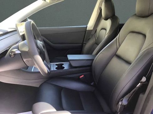 Used 2021 Tesla Model Y Long Range image 14