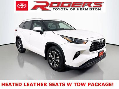 Used 2023 Toyota Highlander XLE