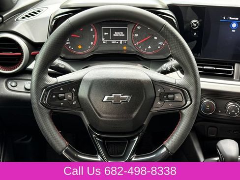 Used 2025 Chevrolet Trax RS w/ Driver Confidence Package FWD image 14