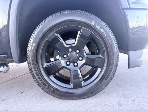 Used 2017 GMC Sierra 1500 SLE w/ SLE Value Package image 34