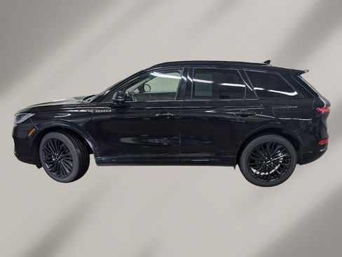 Used 2025 Lincoln Corsair AWD w/ Equipment Group 101A image 2