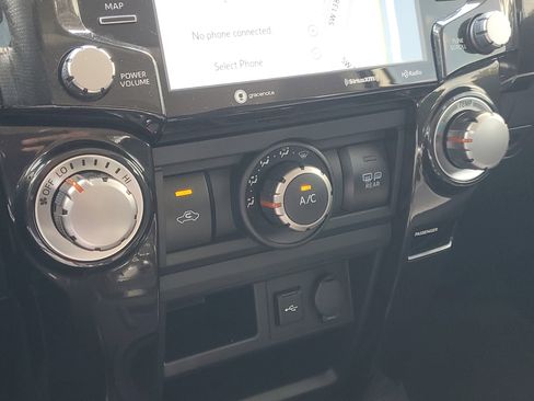 Certified 2023 Toyota 4Runner 40th Anniversary SE AWD/4WD image 29