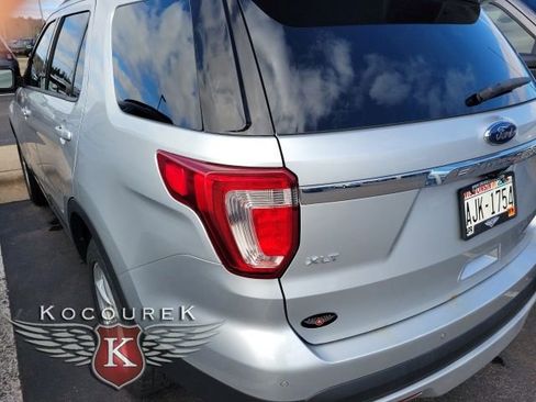 Used 2016 Ford Explorer XLT w/ Equipment Group 202A image 3