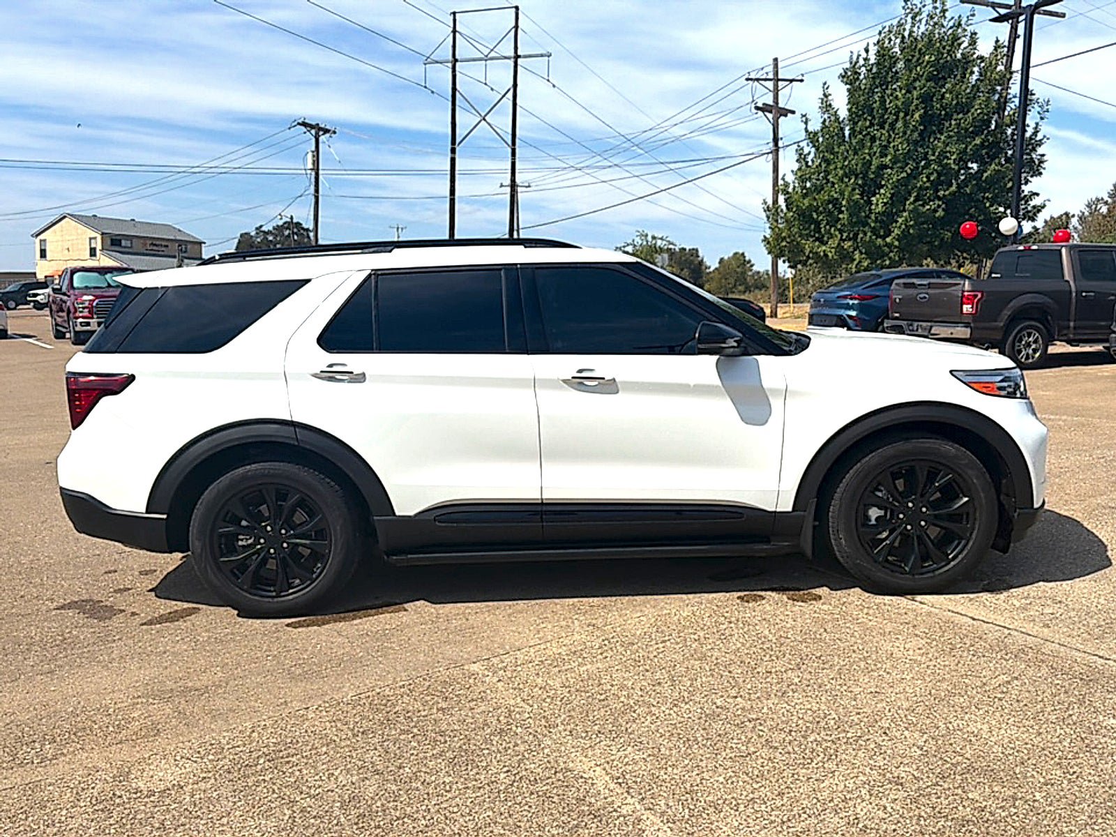 Used 2021 Ford Explorer Limited w/ Equipment Group 301A RWD image 4