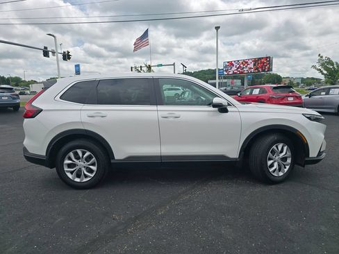 Used 2025 Honda CR-V LX image 16