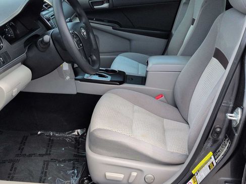 Used 2012 Toyota Camry LE FWD image 17