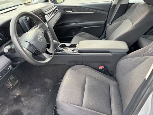 Used 2025 Toyota Camry LE image 25