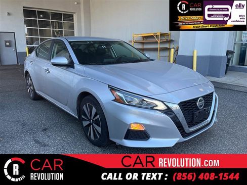 Used 2021 Nissan Altima 2.5 SV image 1
