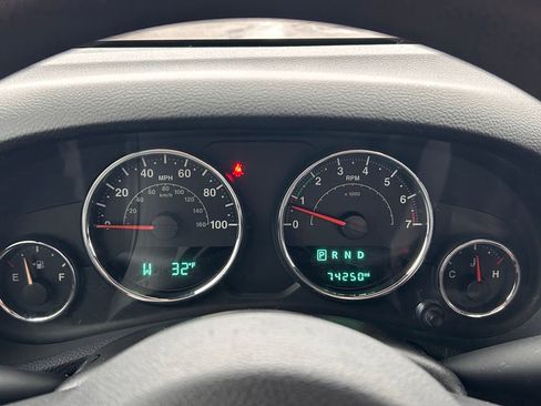 Used 2018 Jeep Wrangler Sport image 12