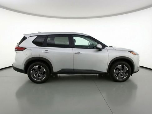 Used 2025 Nissan Rogue SV image 11