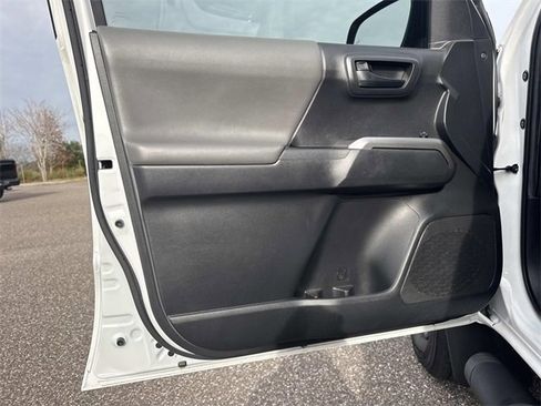 Used 2022 Toyota Tacoma SR5 w/ Technology Package image 17