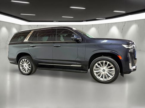 Certified 2023 Cadillac Escalade Premium Luxury image 8