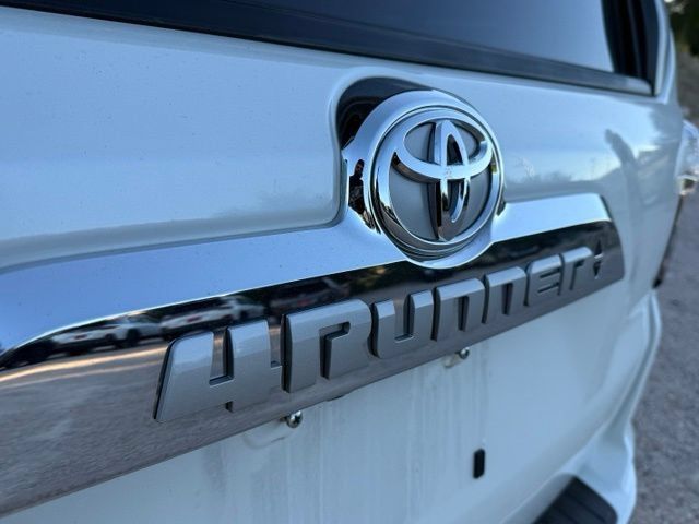 Used 2022 Toyota 4Runner Limited AWD/4WD image 12