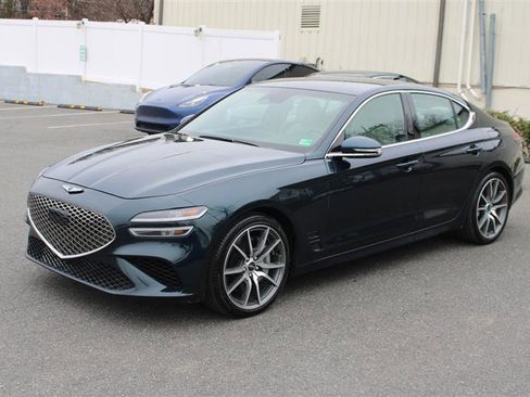 Used 2024 Genesis G70 2.5T image 4