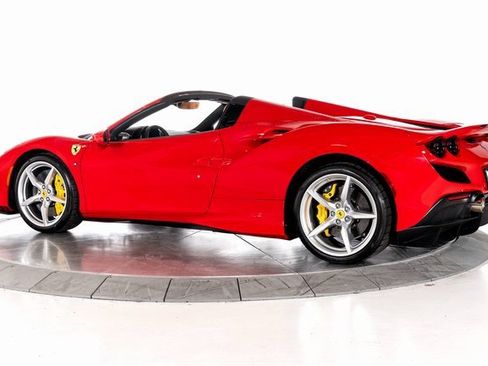 Used 2023 Ferrari F8 Tributo image 7