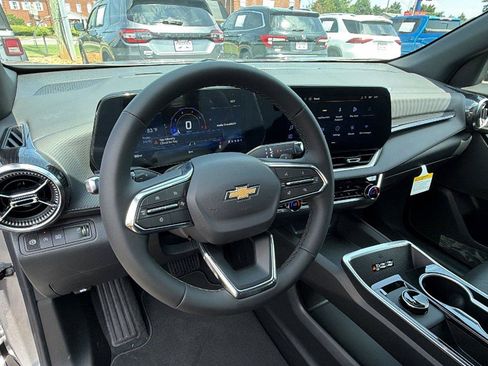 New 2027 Chevrolet Equinox LT w/ Convenience Package II FWD image 20
