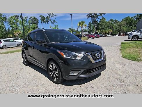 Used 2019 Nissan Kicks SR w/ Exterior Electronics Package FWD image 18