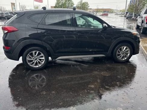 Used 2017 Hyundai Tucson SE image 1