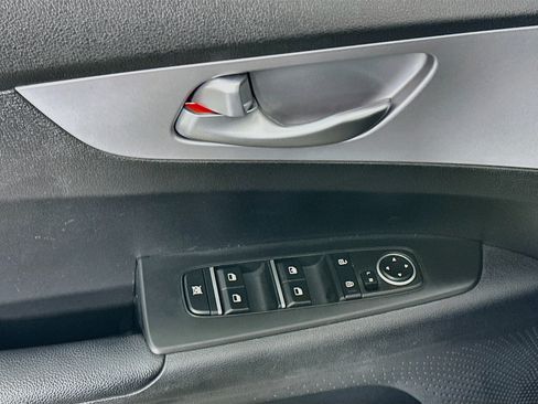 Used 2023 Kia Forte LXS w/ LXS Technology Package FWD image 15