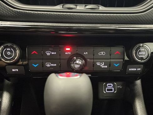 New 2026 Jeep Compass Latitude AWD/4WD image 16