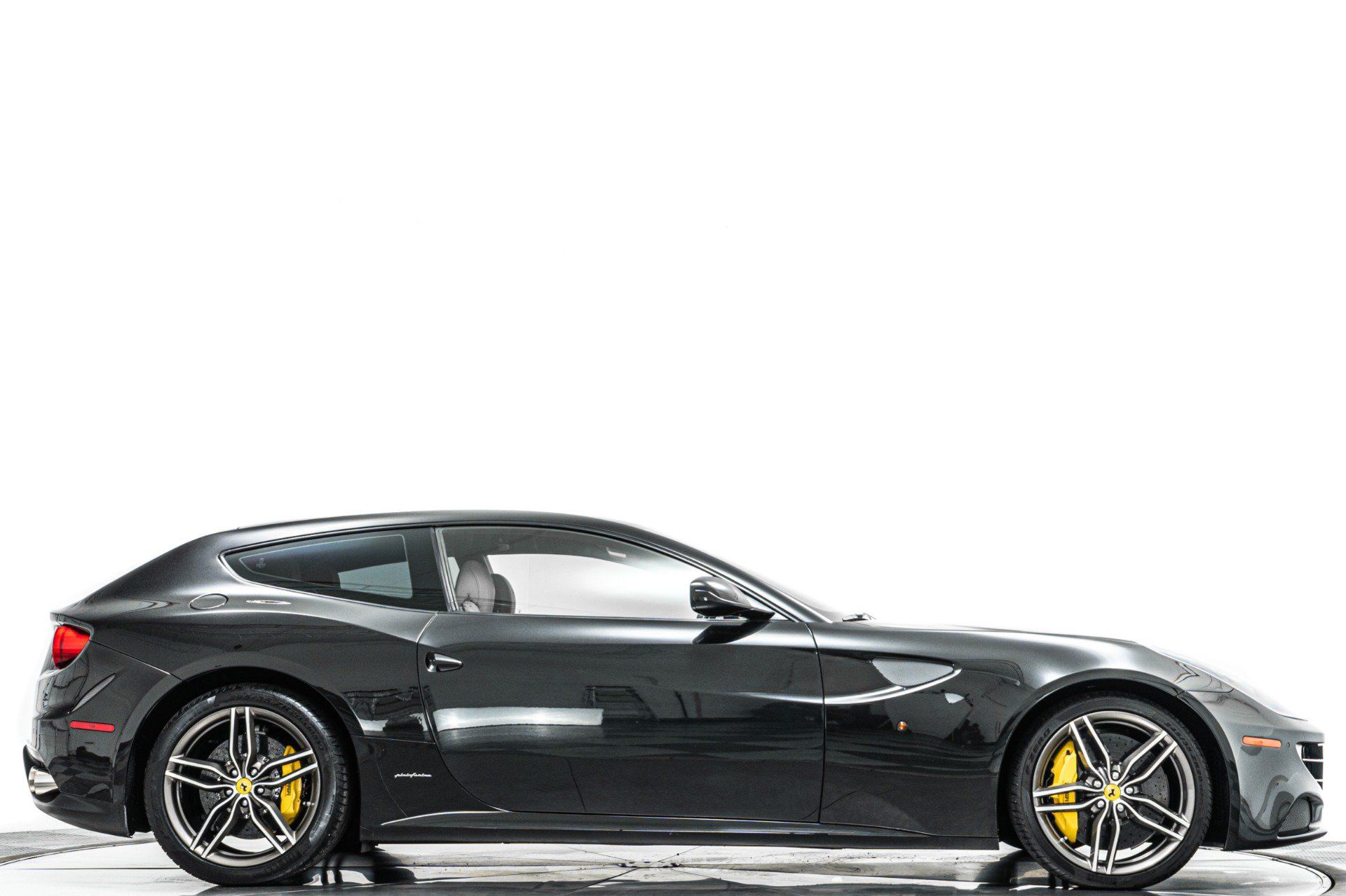 Used 2014 Ferrari FF AWD/4WD image 2