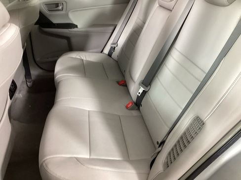 Used 2015 Toyota Camry XLE w/ Moonroof Package FWD image 22