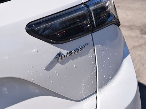 Used 2025 Buick Envision Avenir image 15