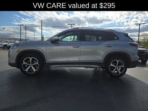 Used 2025 Volkswagen Tiguan SE AWD/4WD image 5