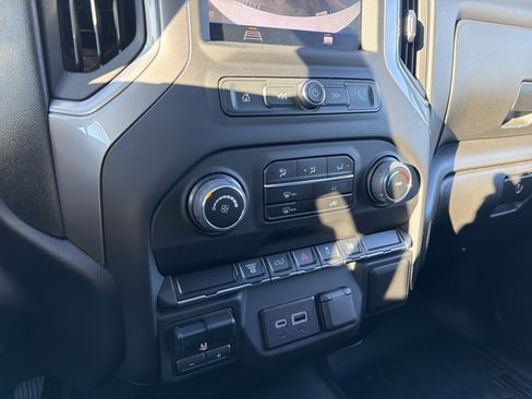 Used 2023 Chevrolet Silverado 2500 Custom w/ Custom Value Package image 21