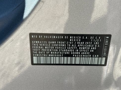 Used 2021 Volkswagen Jetta SE w/ SE Cold Weather Package image 26