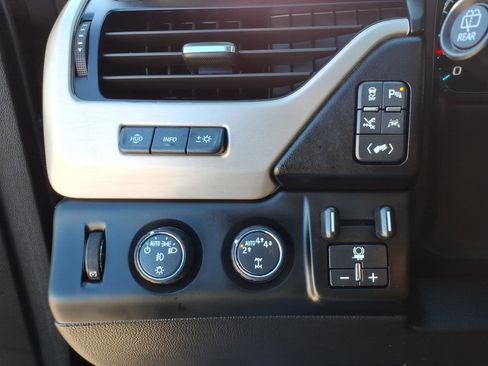 Used 2020 GMC Yukon Denali w/ Denali Ultimate Package image 20