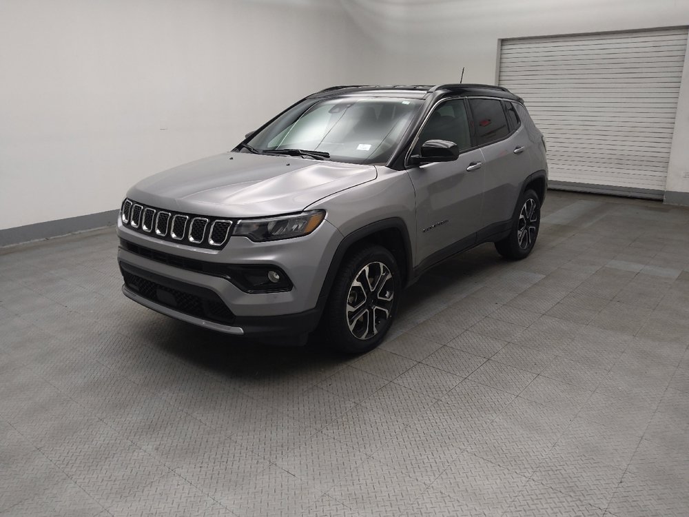 Used 2023 Jeep Compass Limited AWD/4WD image 2