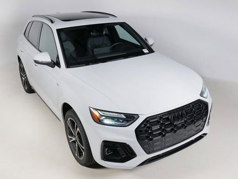 Certified 2025 Audi Q5 2.0T Premium Plus AWD/4WD image 4