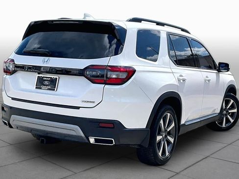 Used 2023 Honda Pilot Touring image 13