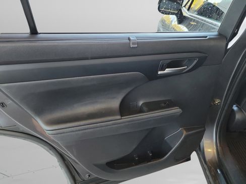 Certified 2023 Toyota Highlander XLE image 17