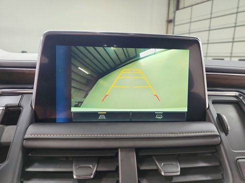 Used 2023 Chevrolet Suburban Premier image 29