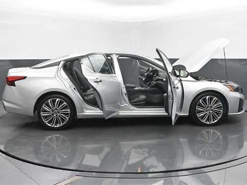 Used 2023 Nissan Altima 2.5 SL image 57
