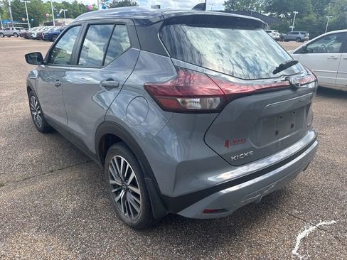 Used 2024 Nissan Kicks SV FWD image 4