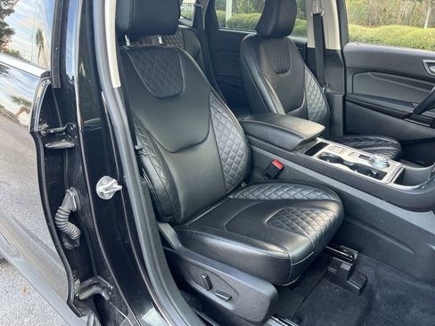 Used 2024 Ford Edge Titanium image 26