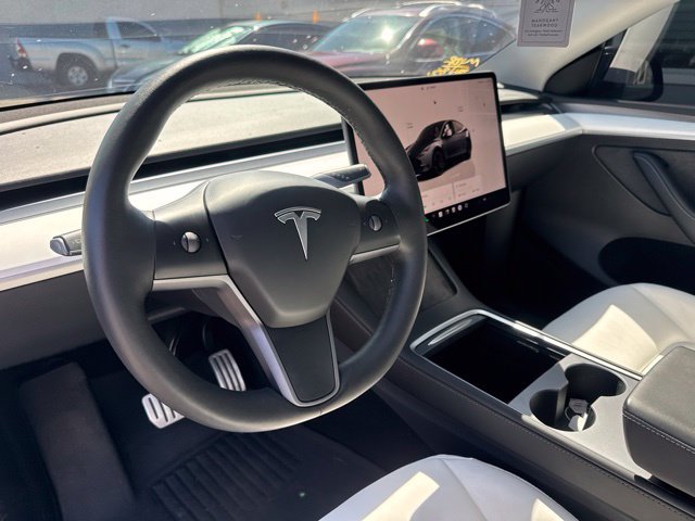 Used 2023 Tesla Model Y Performance AWD/4WD image 10