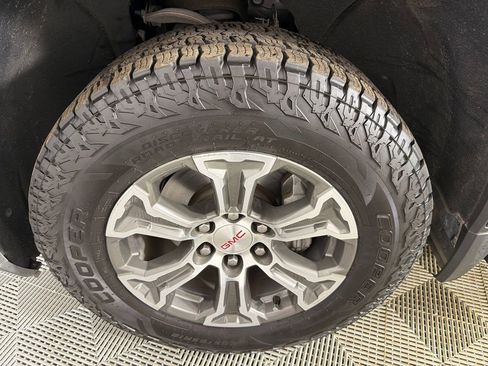 Used 2019 GMC Sierra 1500 SLE w/ SLE Value Package image 11