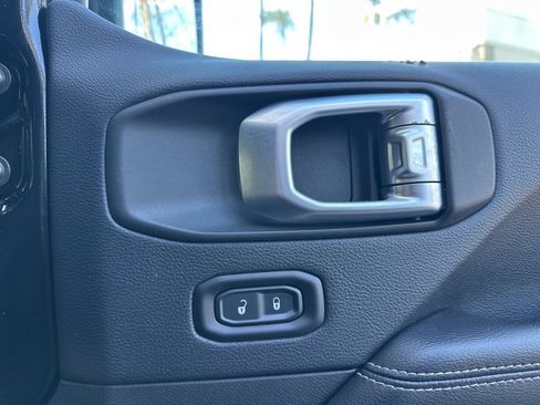 Used 2018 Jeep Wrangler Unlimited Sahara w/ LED Lighting Group image 36