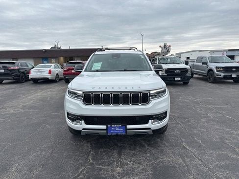 Used 2024 Jeep Wagoneer Series II w/ Flexible Seating Group AWD/4WD image 2
