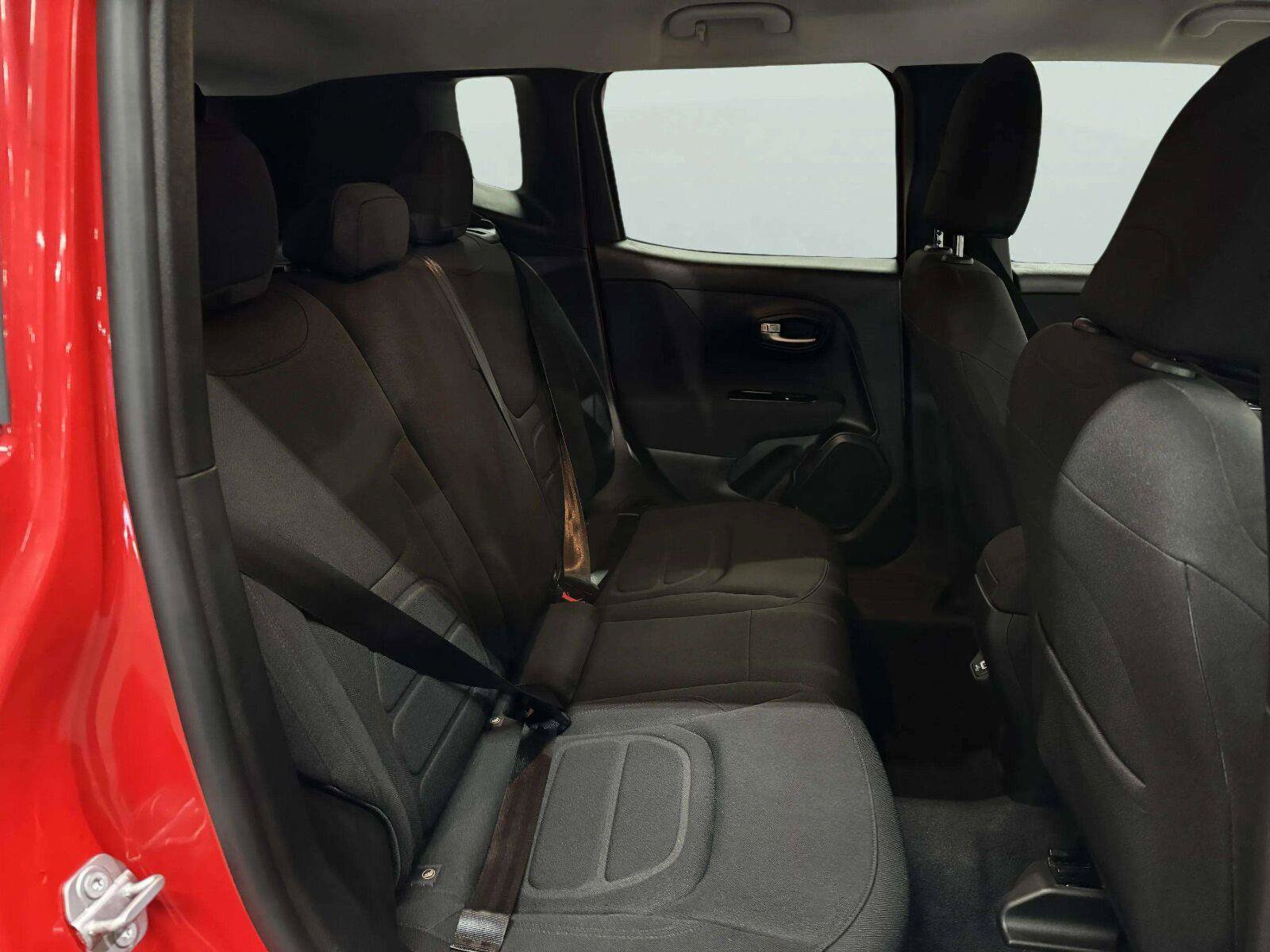 Used 2020 Jeep Renegade Latitude AWD/4WD image 48