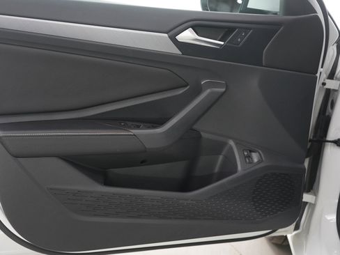 Used 2023 Volkswagen Jetta SE w/ Panoramic Sunroof Package image 16