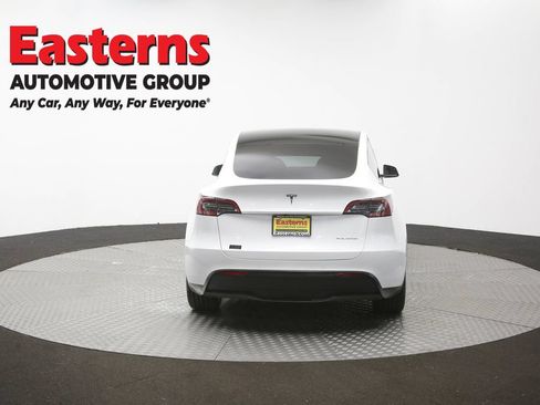Used 2021 Tesla Model Y Long Range AWD/4WD image 31